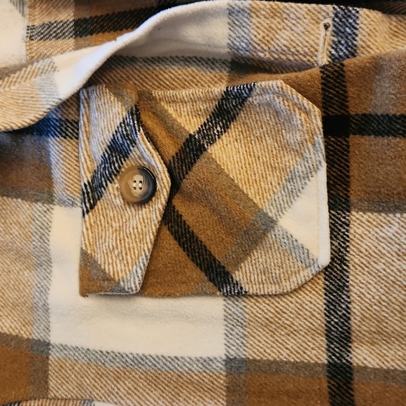 Oversized Plaid Shacket - Picture 4 of 5